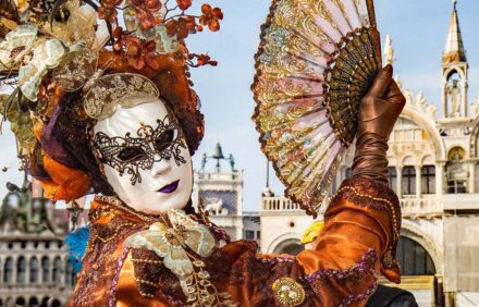  Carnevale Salentino: Tradizioni e Folklore nel Cuore di Cutrofiano