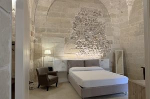 B&B in Salento Dimora La Fuga_21, Double bed with armchair