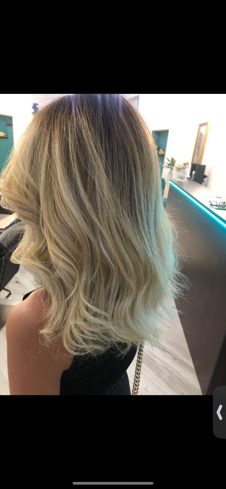 Hairstylist - Piega Donna - Atelier I Parrucchieri 3 Hairstylist - Piega Donna - Atelier I Parrucchieri