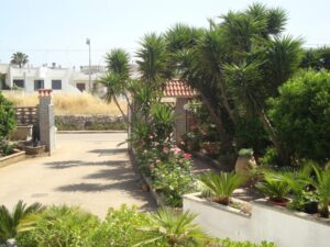 B&B Villa Sitrie a Muro Leccese, Ingresso villa con cancello